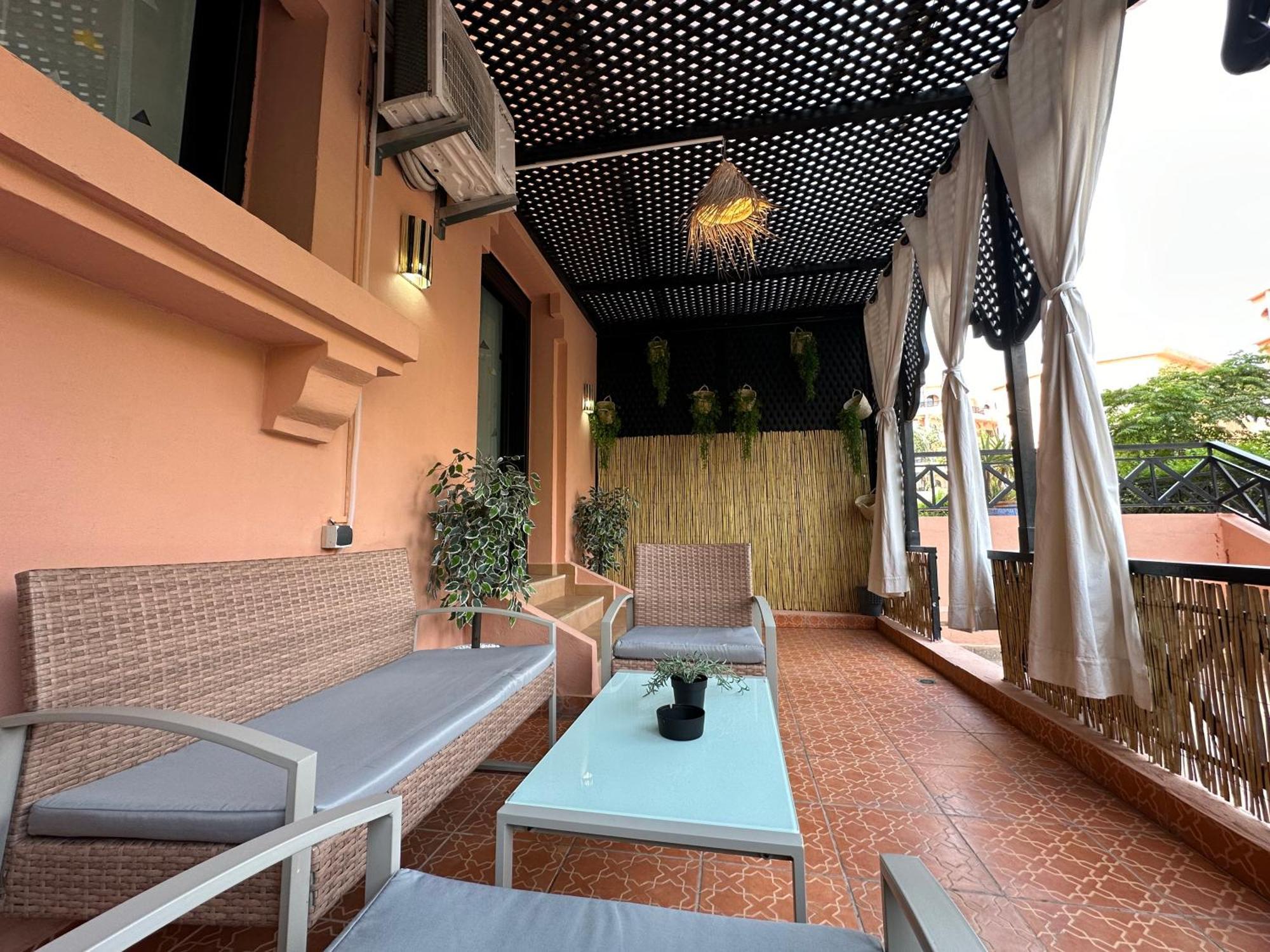 Oasis De Detente Avec Terrasse Et Vue Sur Piscine Marrakesh Esterno foto